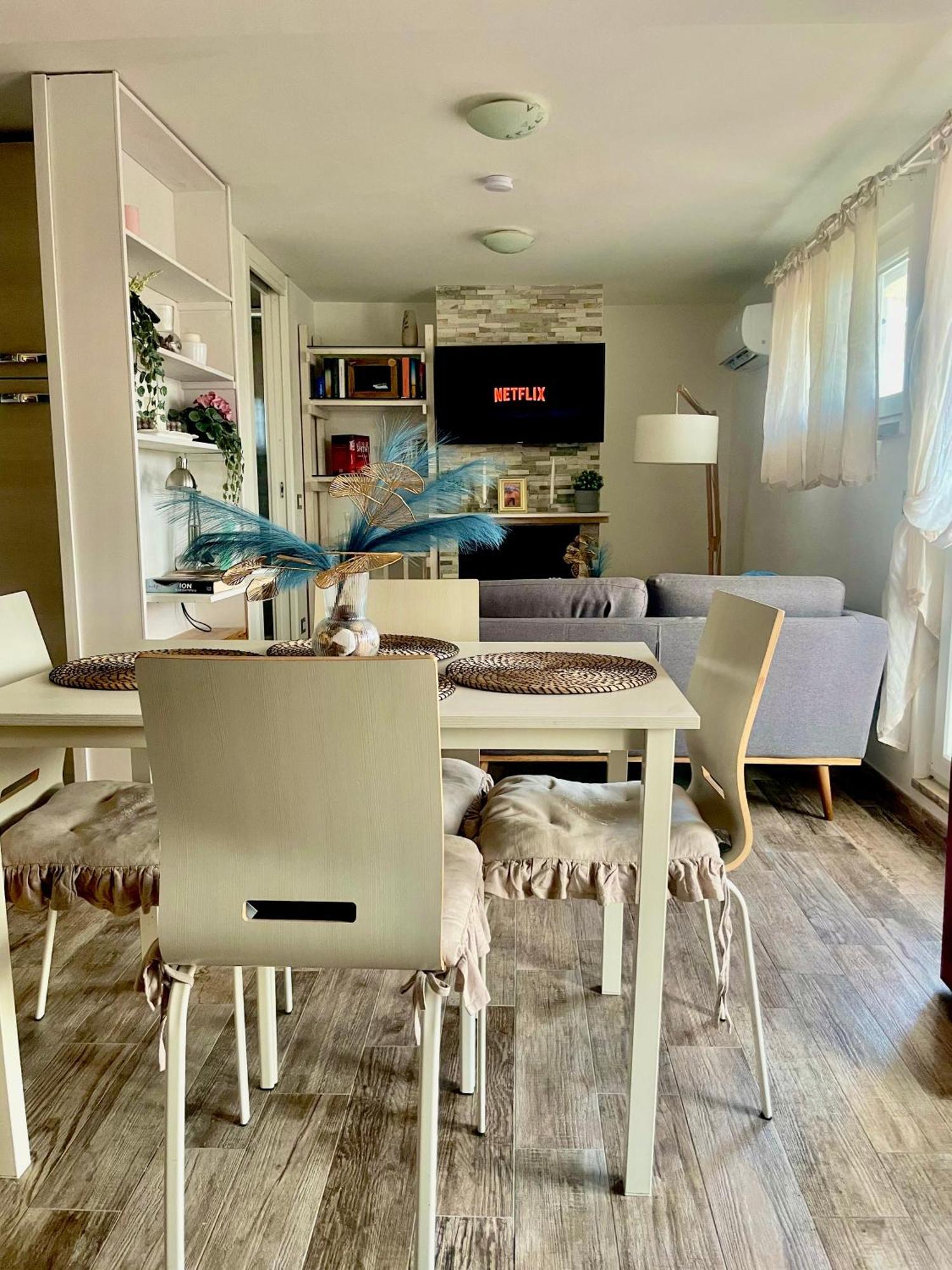 The Attic Apartment Civitavecchia Luaran gambar